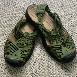 KEEN vintage and RARE leather Huarache sandals